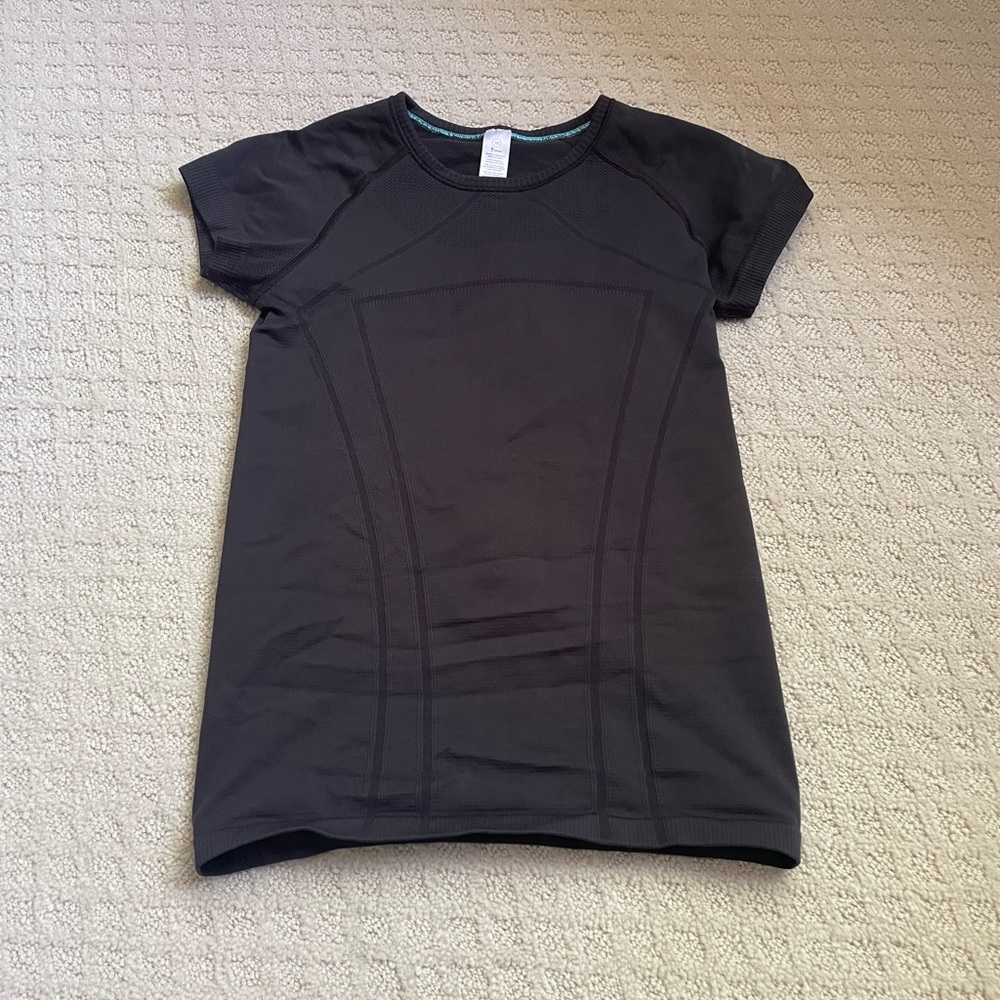 Ivivva black shirt size 10
